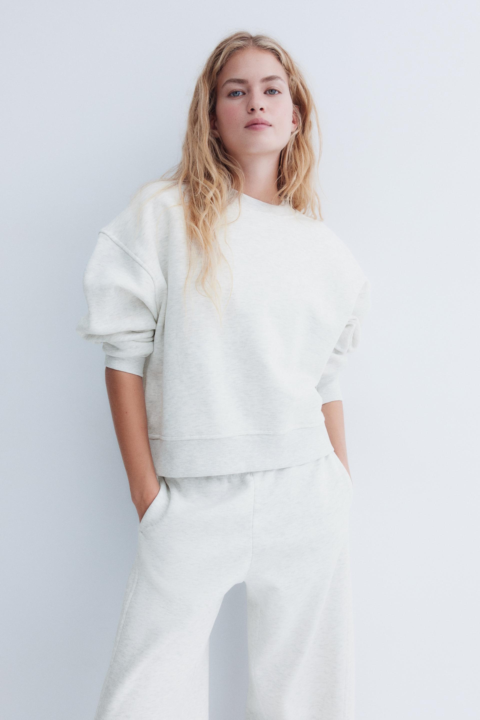 2-piece sweatshirt and joggers set