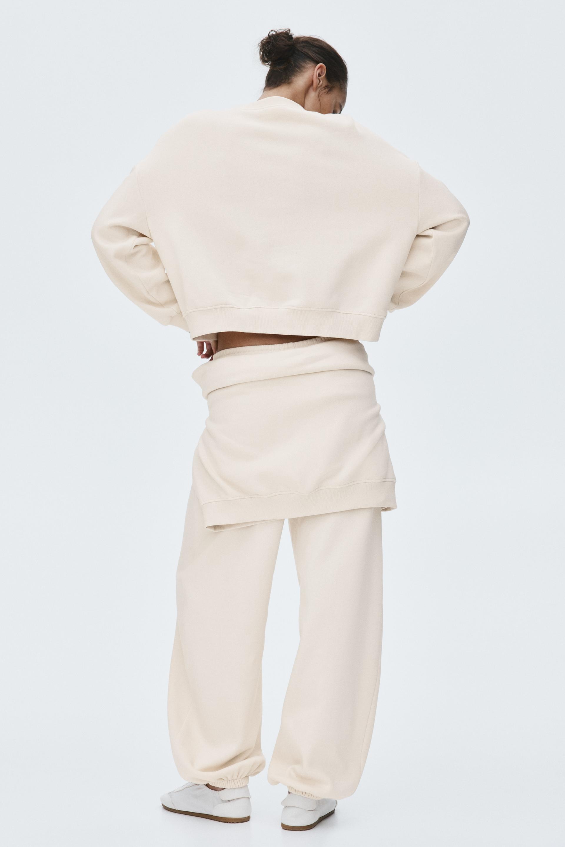 2-piece sweatshirt and joggers set