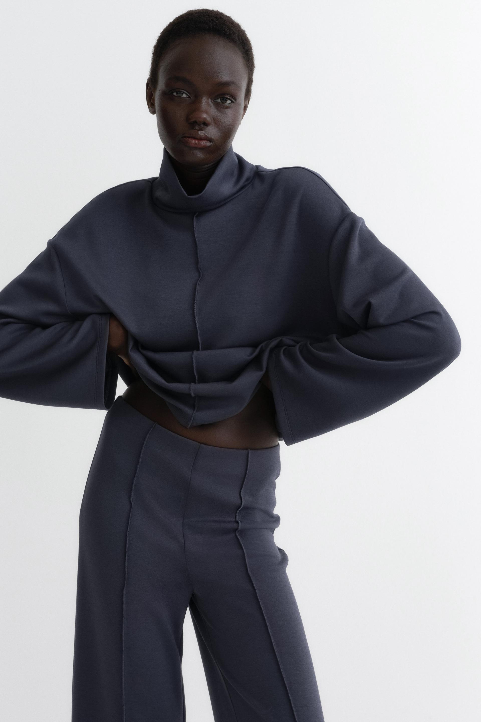 2-piece top and pants set