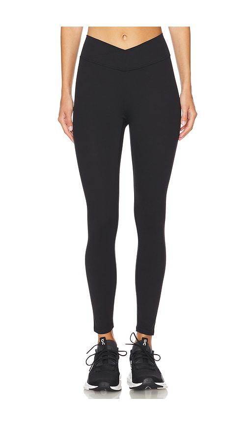 437 the v legging in black.