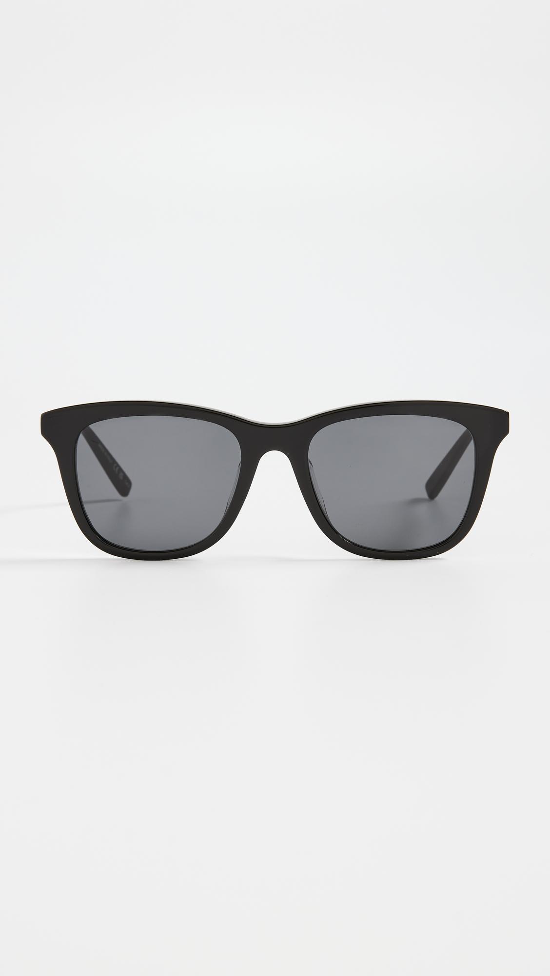 587 new classic square sunglasses