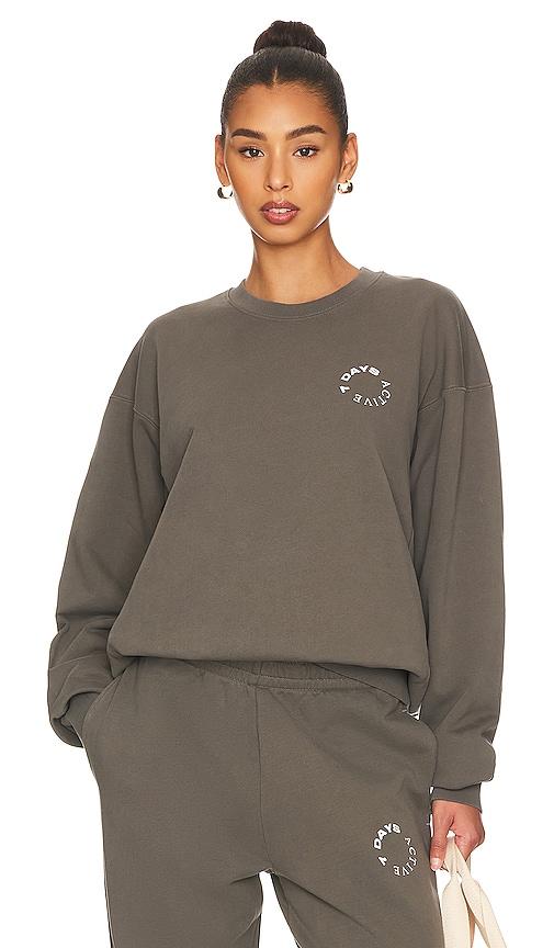7 days active monday sweatshirt in grey.