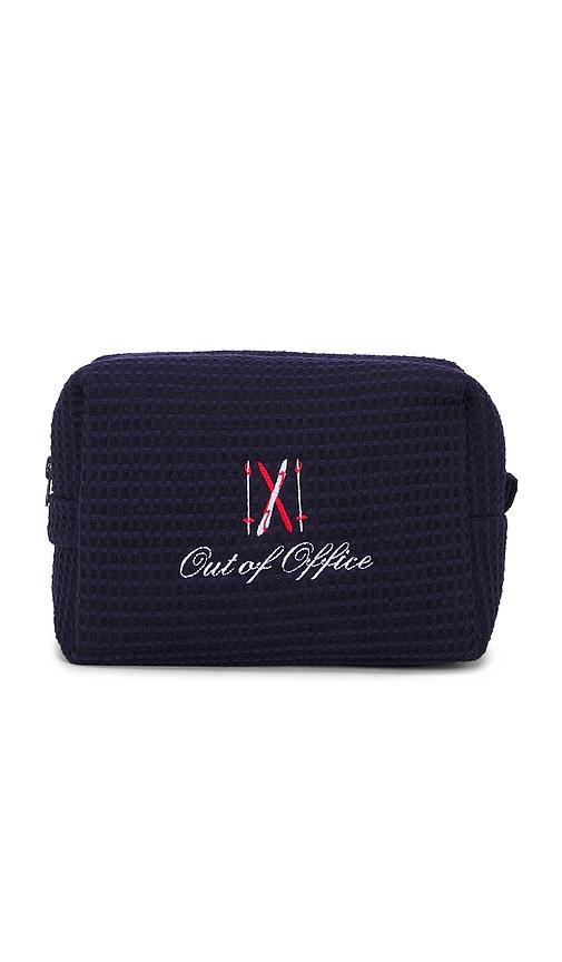 abbode ski vacation waffle pouch in navy.