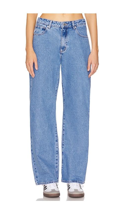abrand 95 baggy jeans in denim-light.
