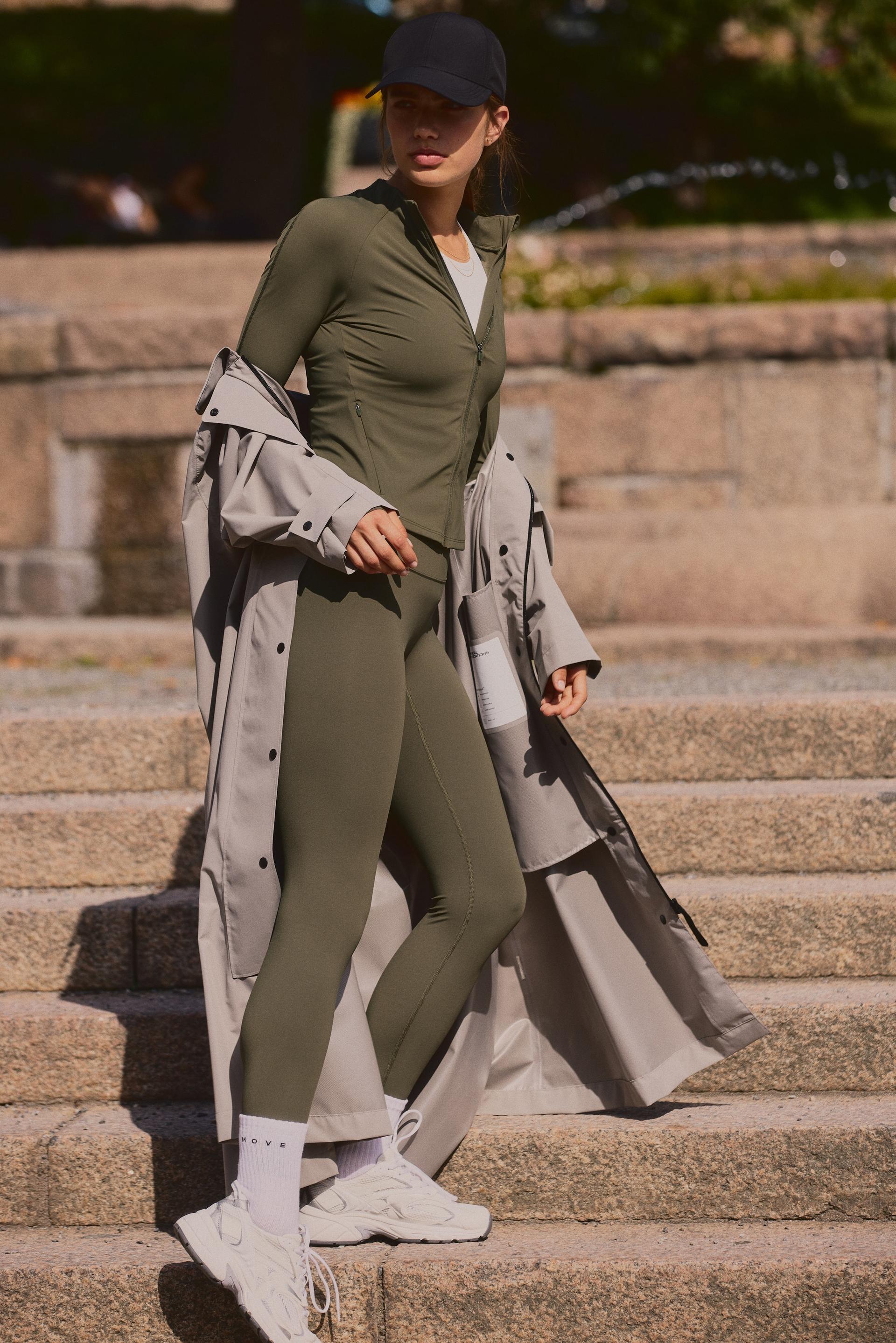 activewear jacket with cool handfeel drymove™