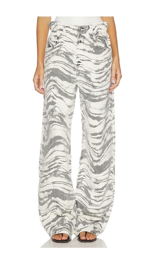 agolde lyonne jeans in light grey.