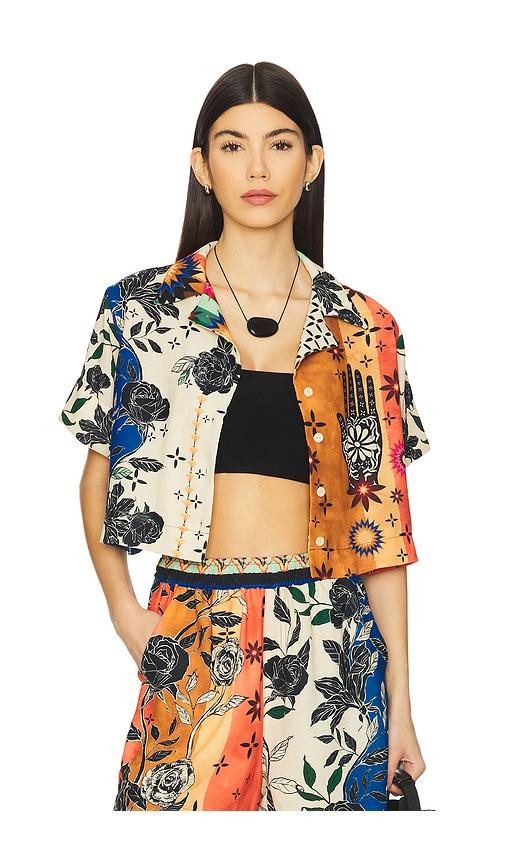 agua bendita x revolve itsy shirt in blue,orange.