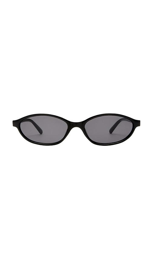 aire earthshine sunglasses in black.