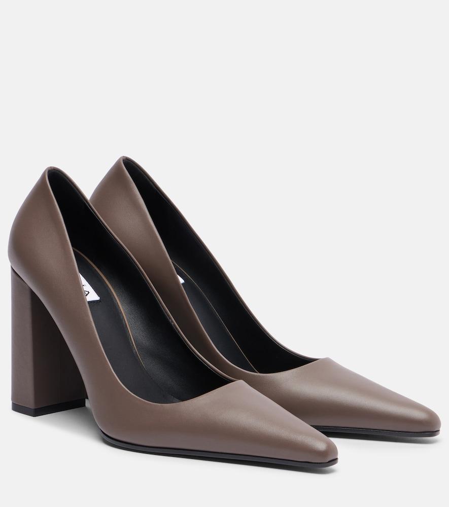 alaïa pointy leather pumps