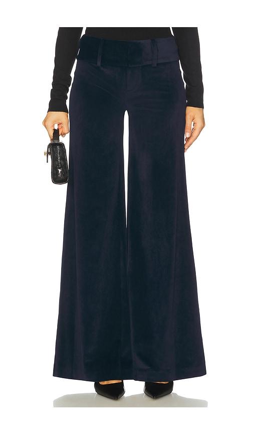 alice + olivia olivia low rise wide leg flare pant in blue.