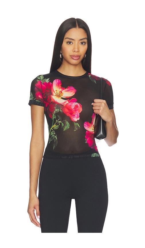 alice + olivia tess crew neck tee in black.