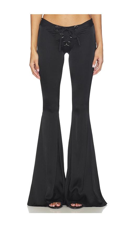 amor mia undo me pant in black.