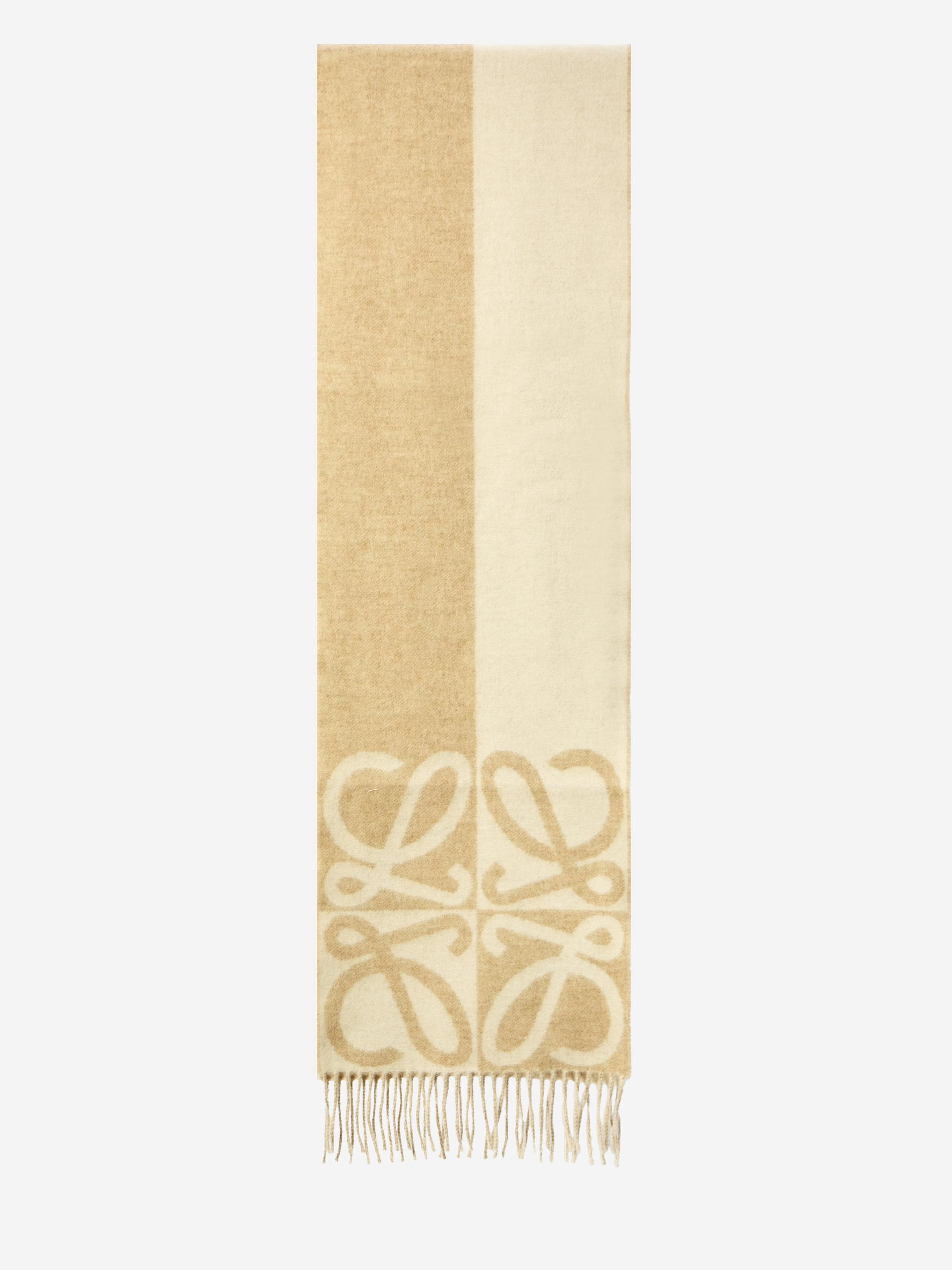 anagram scarf in wool and cashmere