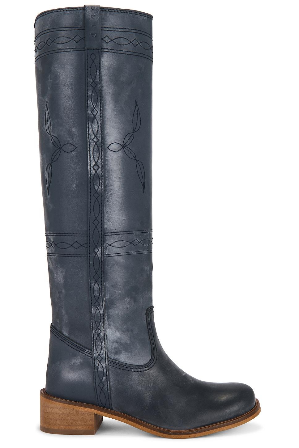 ann gaucho boot with western stitchings