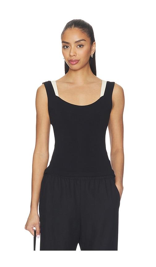 artless iris layered tank in black.