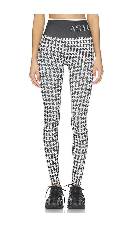 astoria seamless knit legging in black,white.