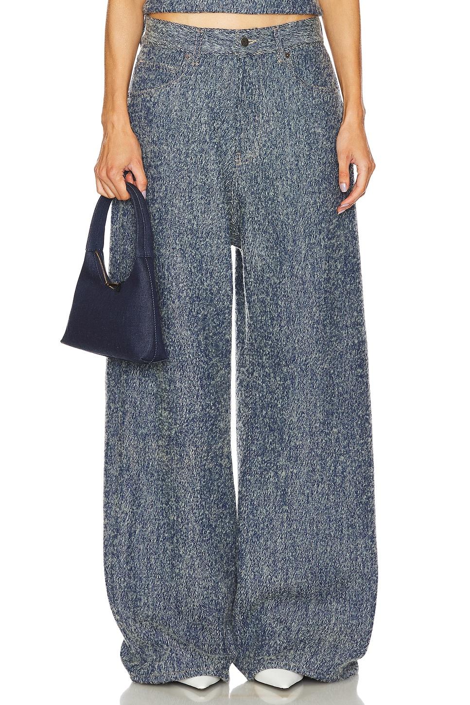 baggy trousers