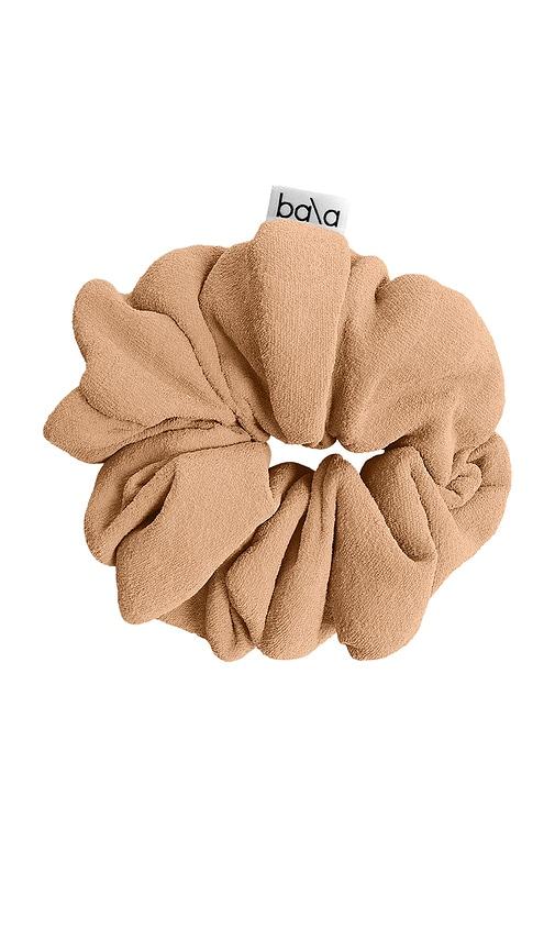 bala mat scrunchie in sand.