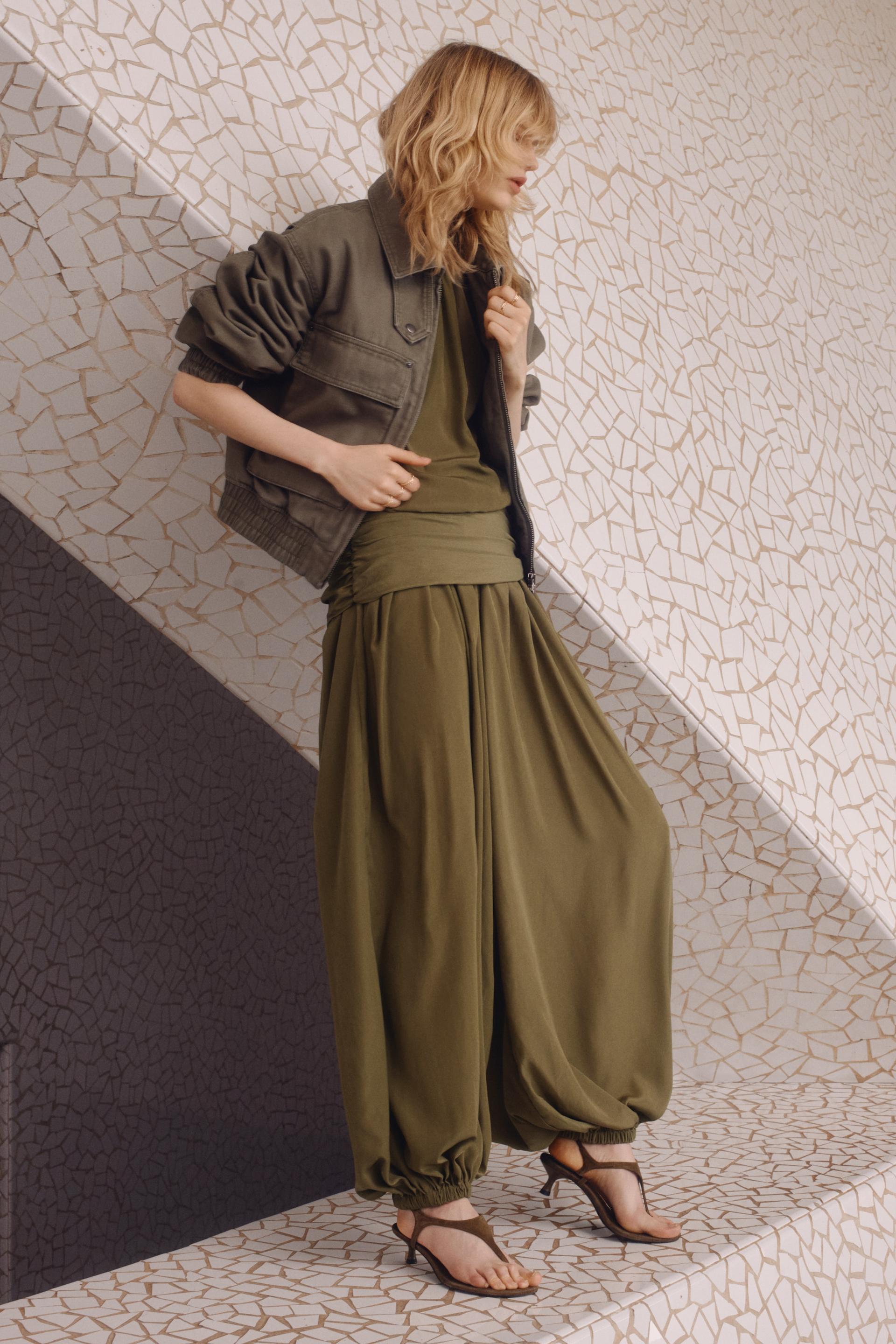 balloon-leg pants