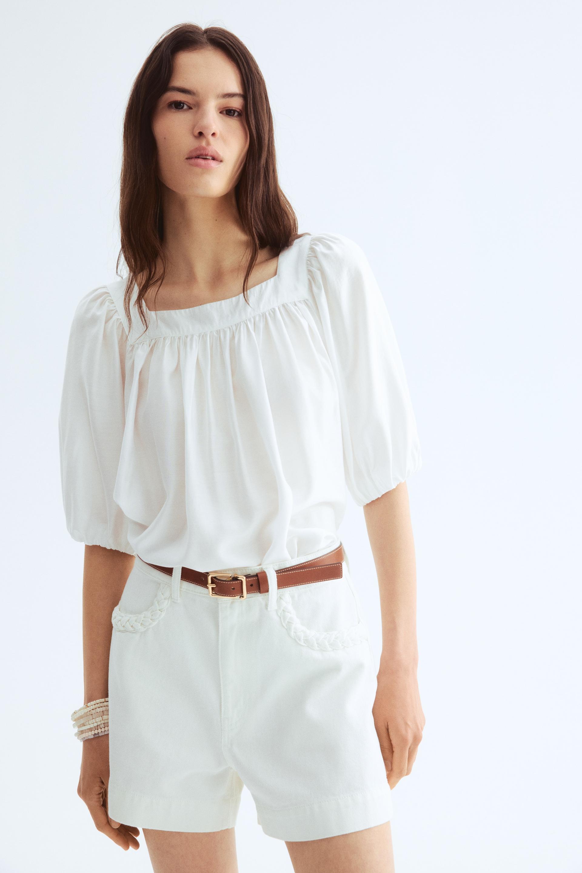 balloon-sleeved blouse