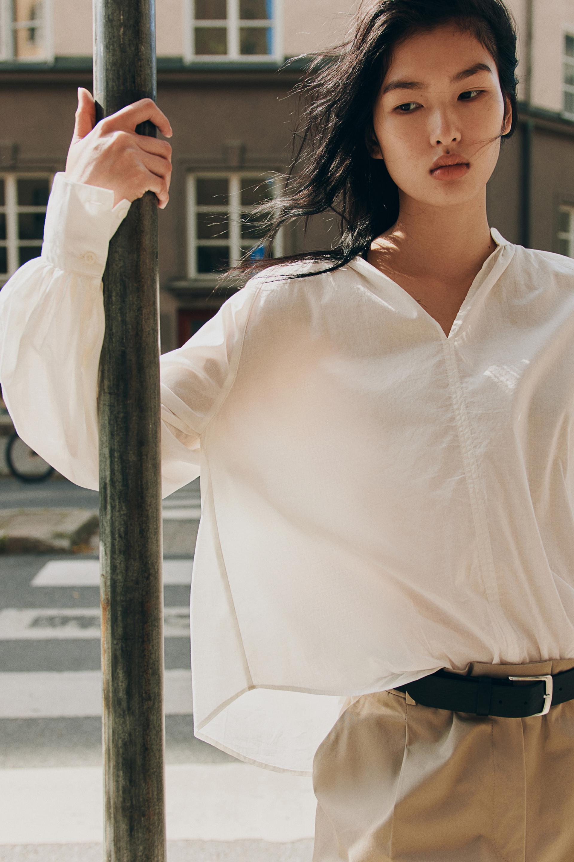 balloon-sleeved blouse