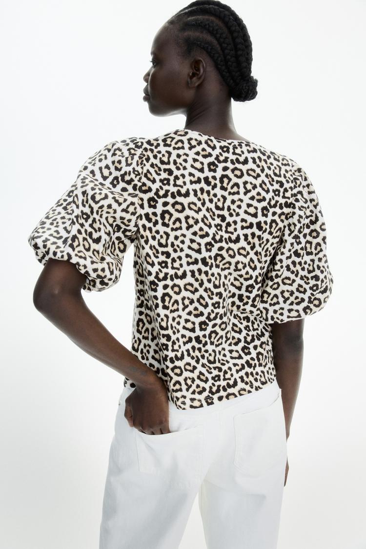 balloon-sleeved top