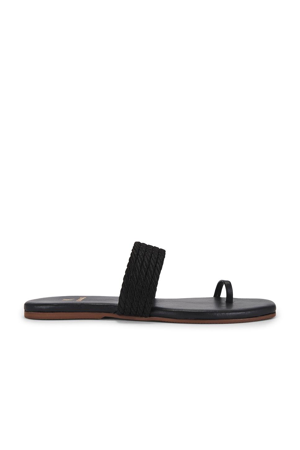 banderas sandal