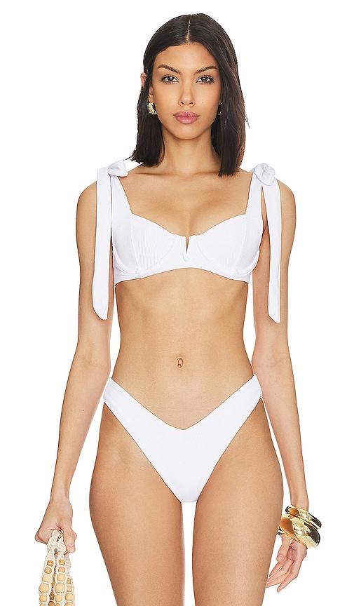 beach riot blair bikini top in white.