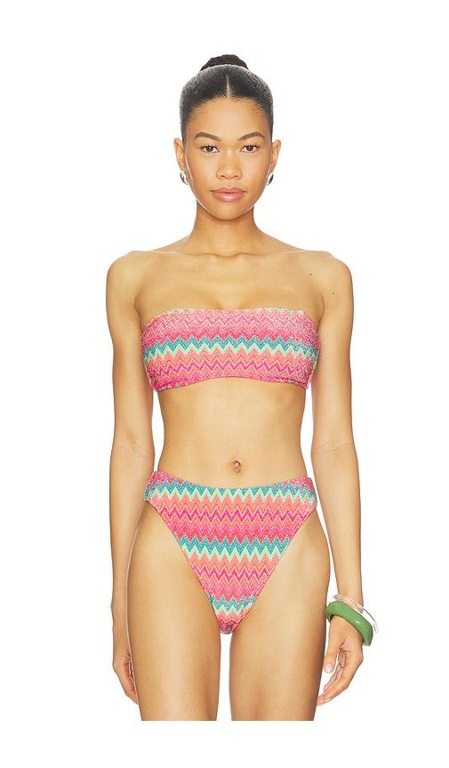 beach riot kelsey bikini top in pink.