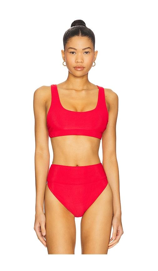 beach riot x revolve peyton bikini top in red.