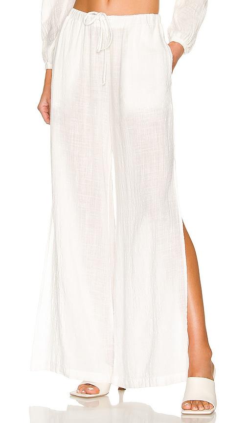 bella dahl side slit beach pant in white.