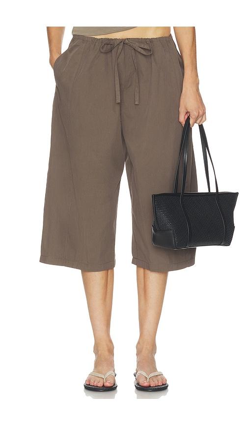 belle anna breezy short in taupe.