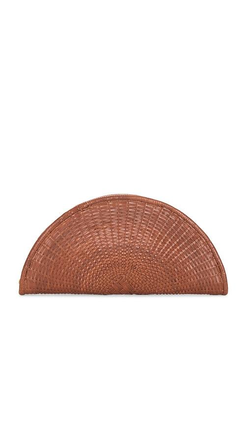 bembien perla clutch in cognac.