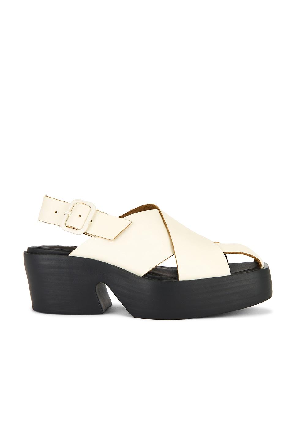 billie sandal