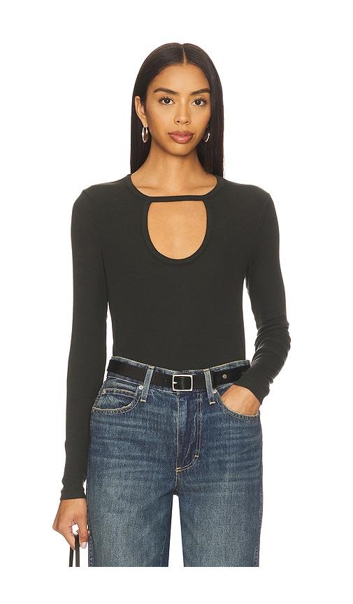 bobi front keyhole tee in dark green.