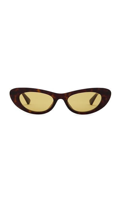 bottega veneta cat eye sunglasses in cognac.