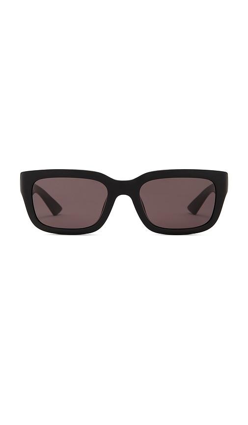 bottega veneta rectangular sunglasses.