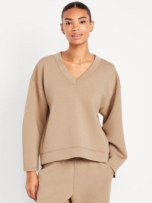 bounce fleece v-neck cocoon sweatshirt