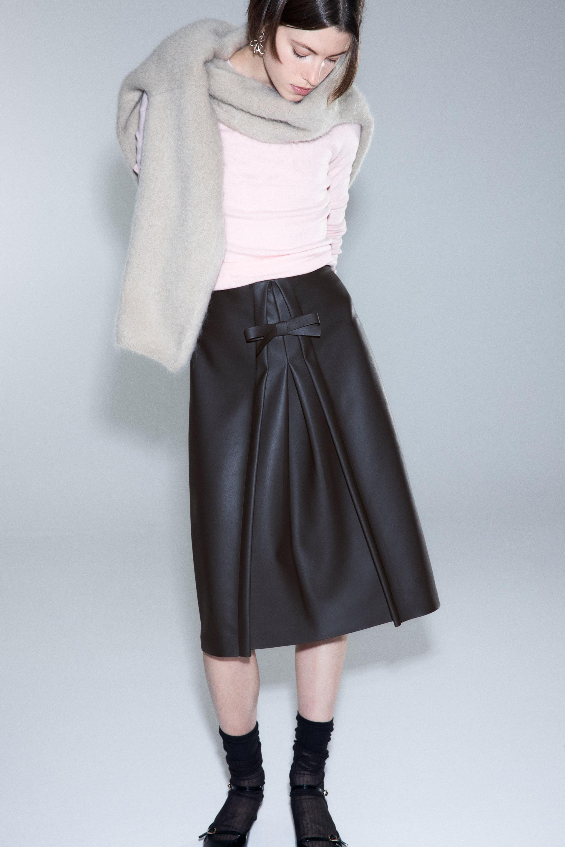 bow-front skirt