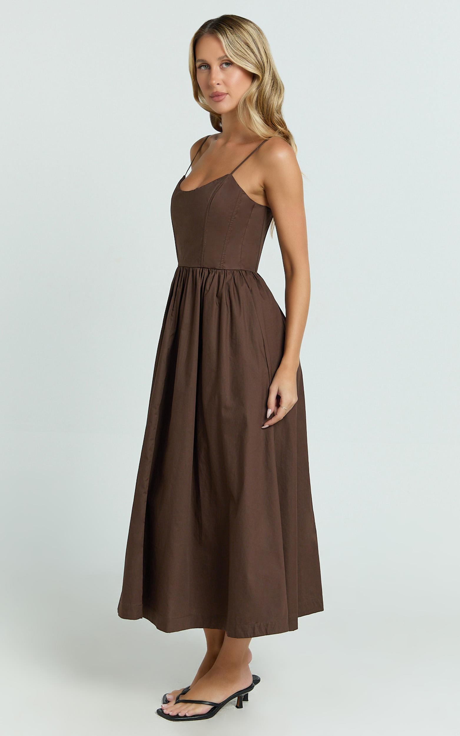 braelyn midi dress - scoop neck flare dress in chocolate