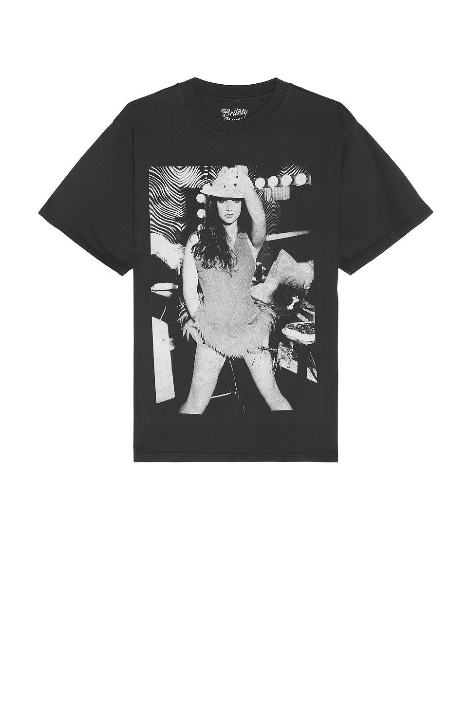 britney spears pose boxy tee
