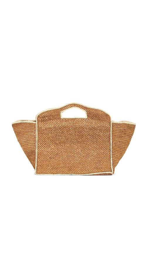 btb los angeles tammi tote bag in tan.