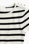 button-detail top