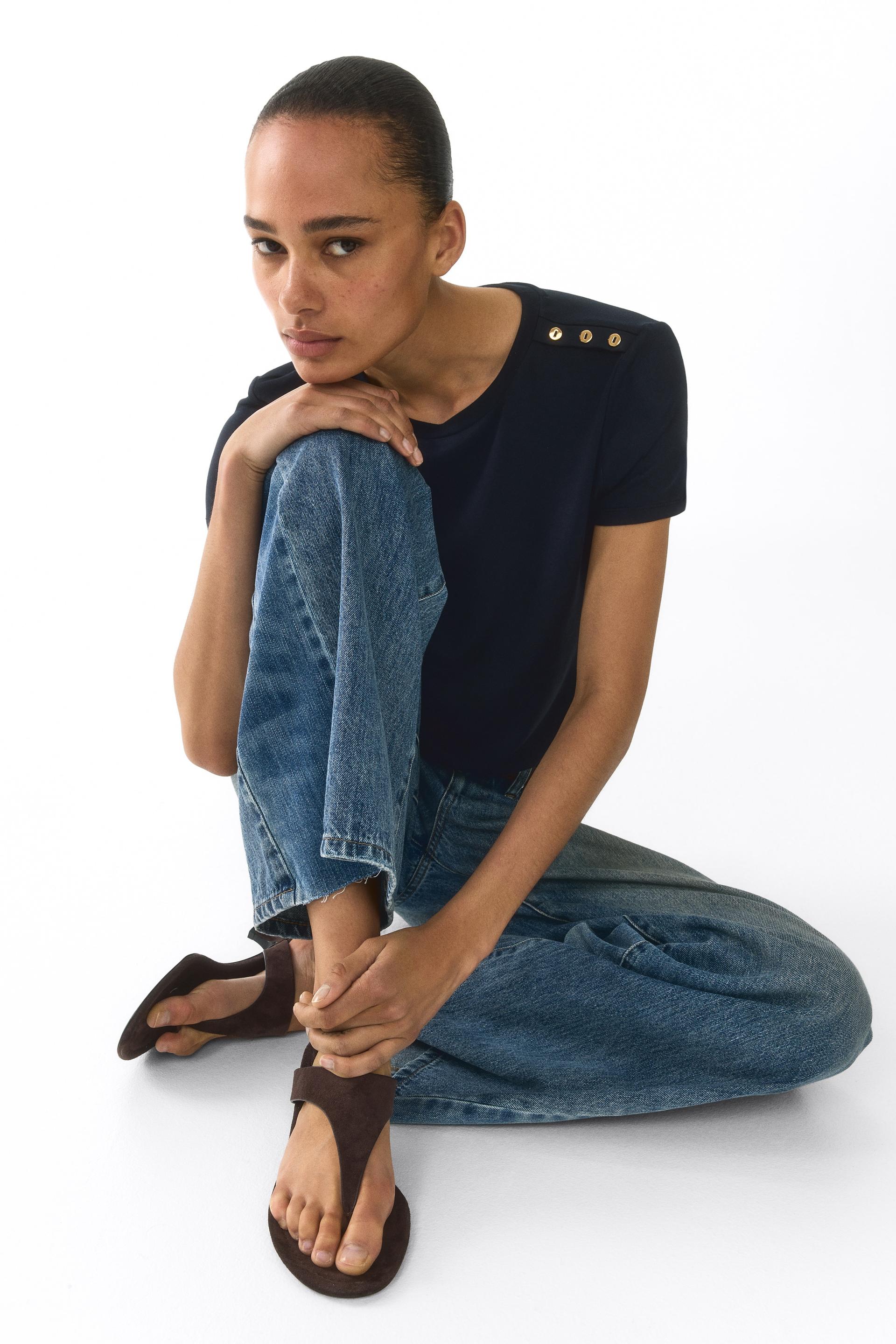 button-detail viscose top