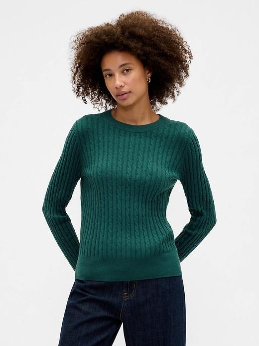 cashsoft cable-knit crewneck sweater