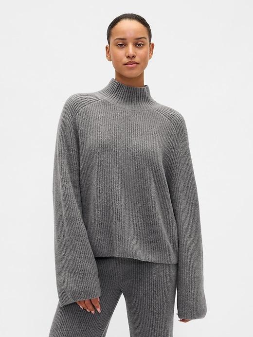 cashsoft shaker-stitch turtleneck sweater
