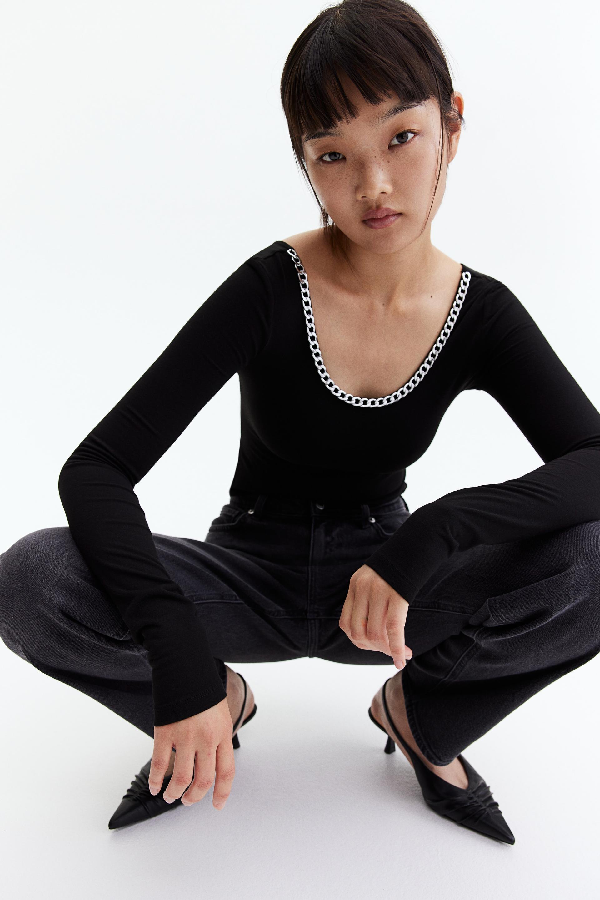chain-detail long-sleeved top