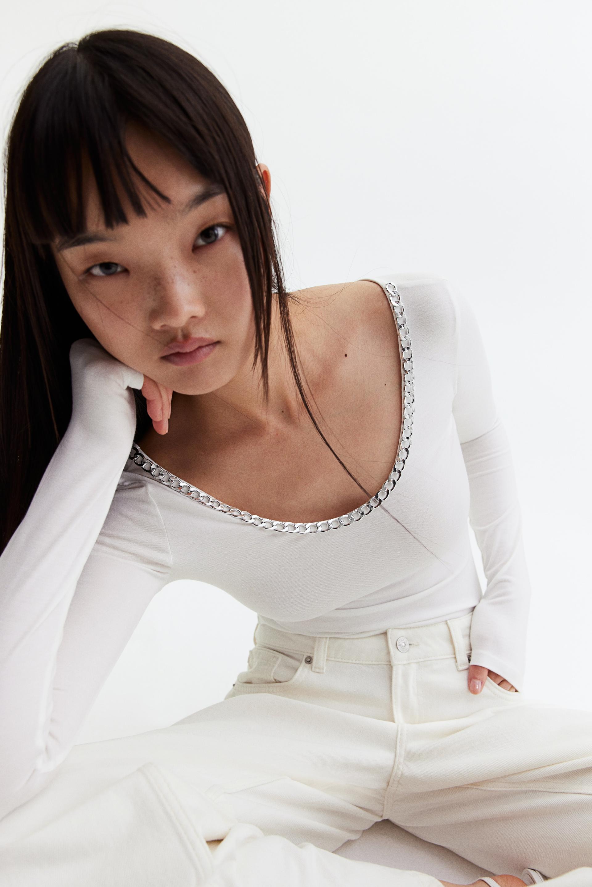 chain-detail long-sleeved top