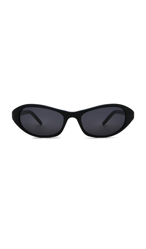 chimi aria sunglasses in black.