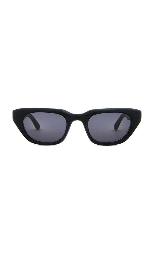 chimi x17 sunglasses in black.